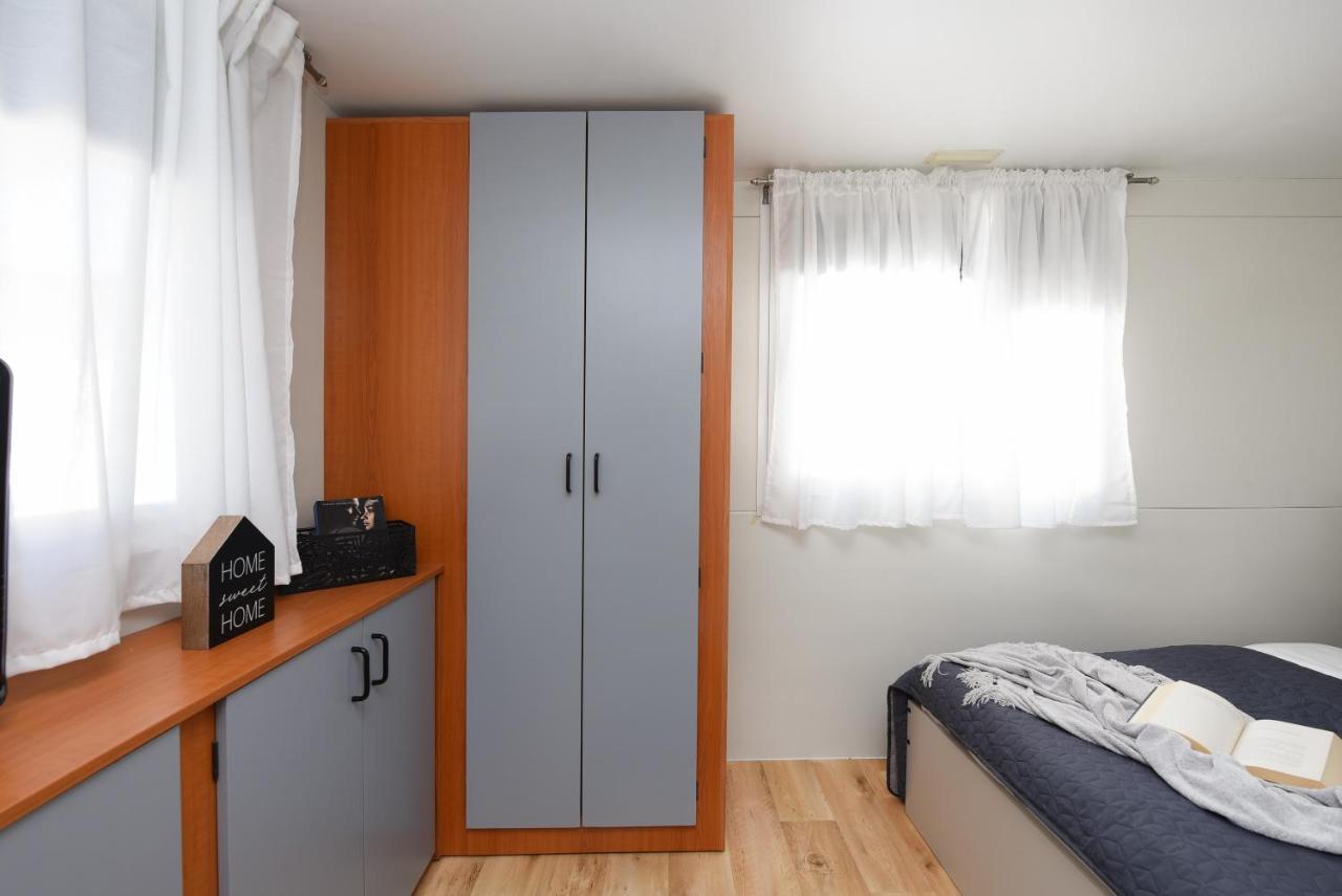 Mia Mobile Home With Jacuzzi Ždrelac Exteriér fotografie